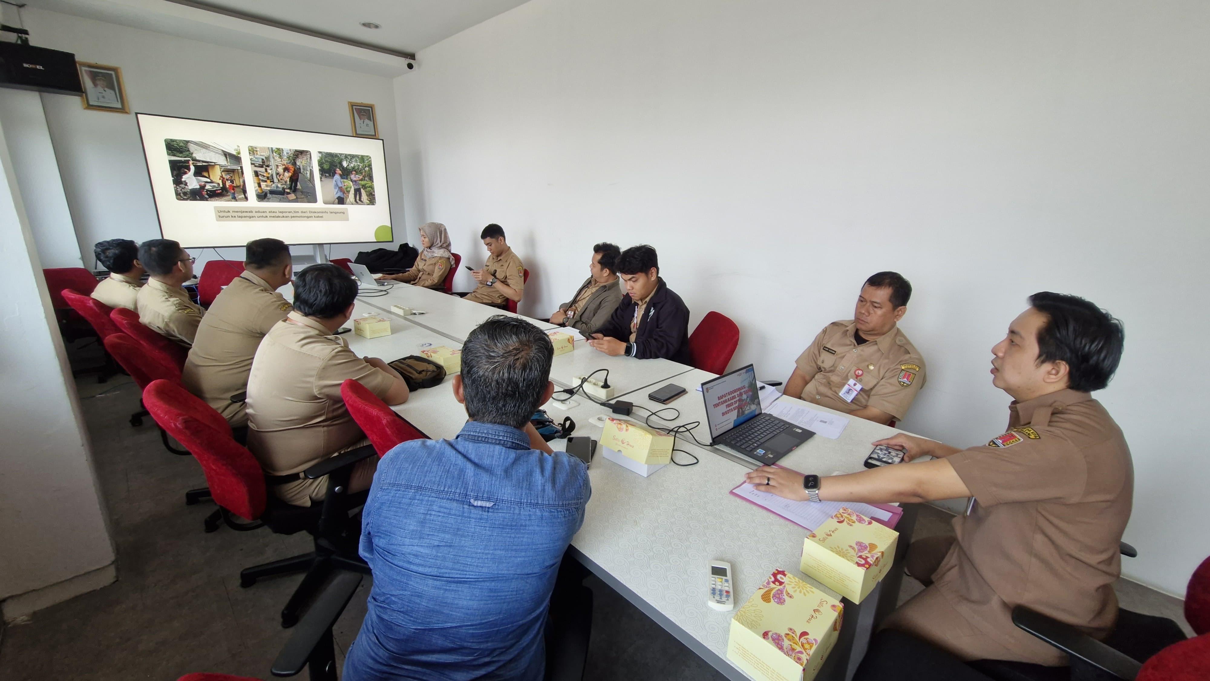 Percepat Tindak Lanjut Aduan Kabel dan Tiang Fiber Optik, Diskominfo adakan Rapat Koordinasi