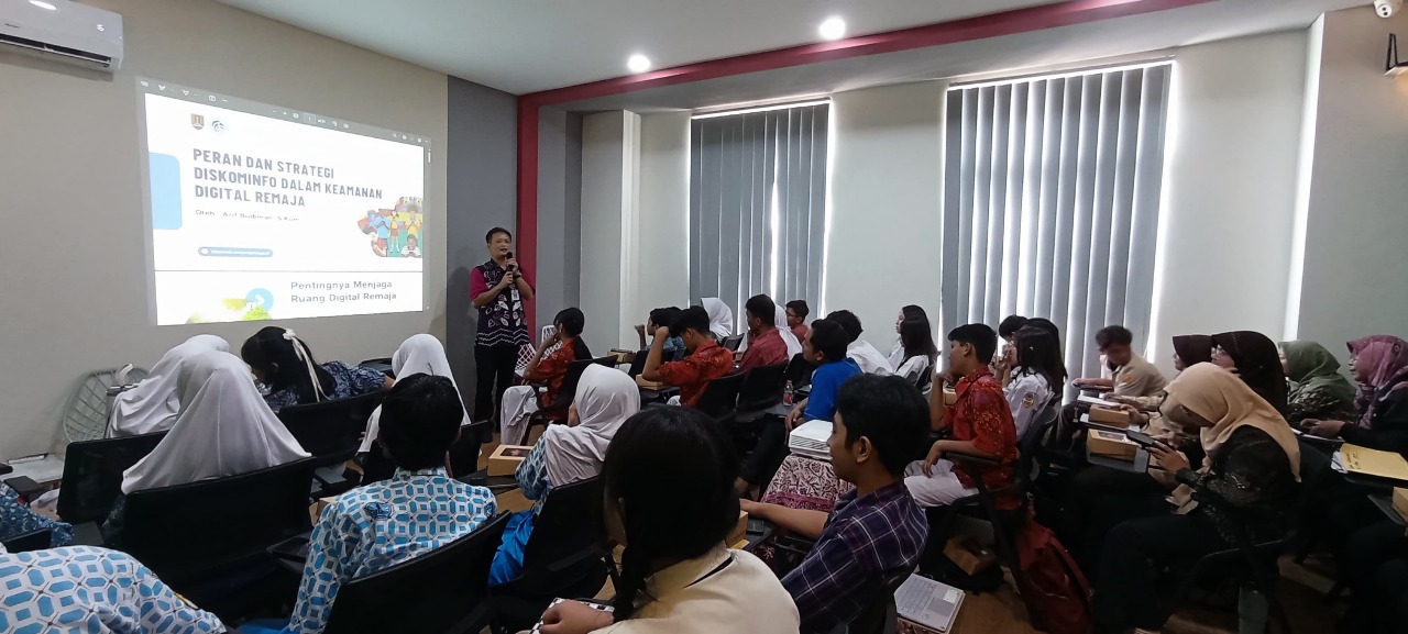 Diskominfo Kota Semarang Dukung Keamanan Digital Remaja dalam Sosialisasi Bersama Dinas Pendidikan